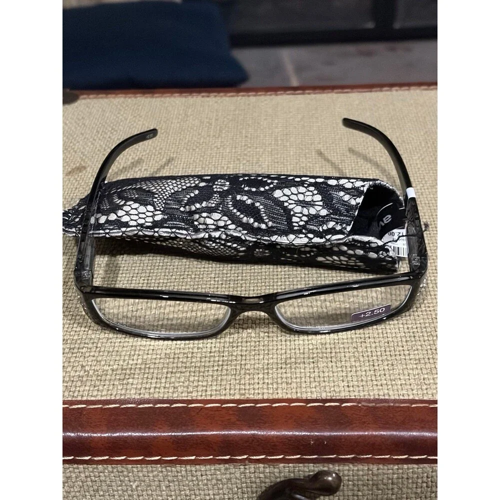 Avenue Reading Glasses & Case +2.5